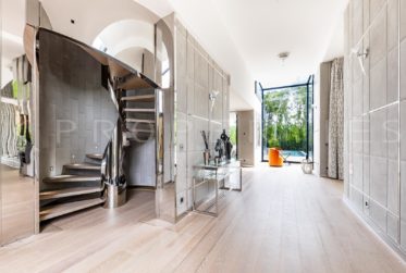 VILLA DE LUXE