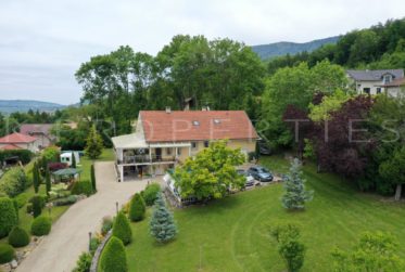 Ancienne ferme vaudoise avec pressoir