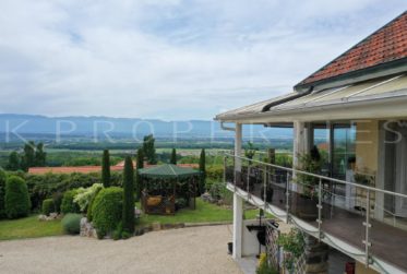 Ancienne ferme vaudoise avec pressoir