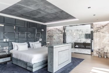 LUXURY VILLA IN MIES