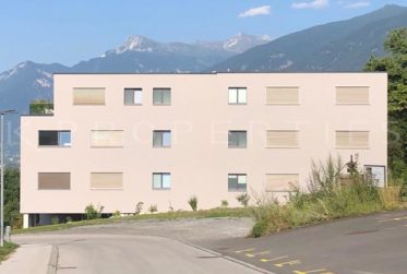 Appartement moderne 4.5 pièces avec grand balcon à Champlan