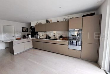 Spacieux 4½ pièces avec grande terrasse et vue dégagée – Champlan